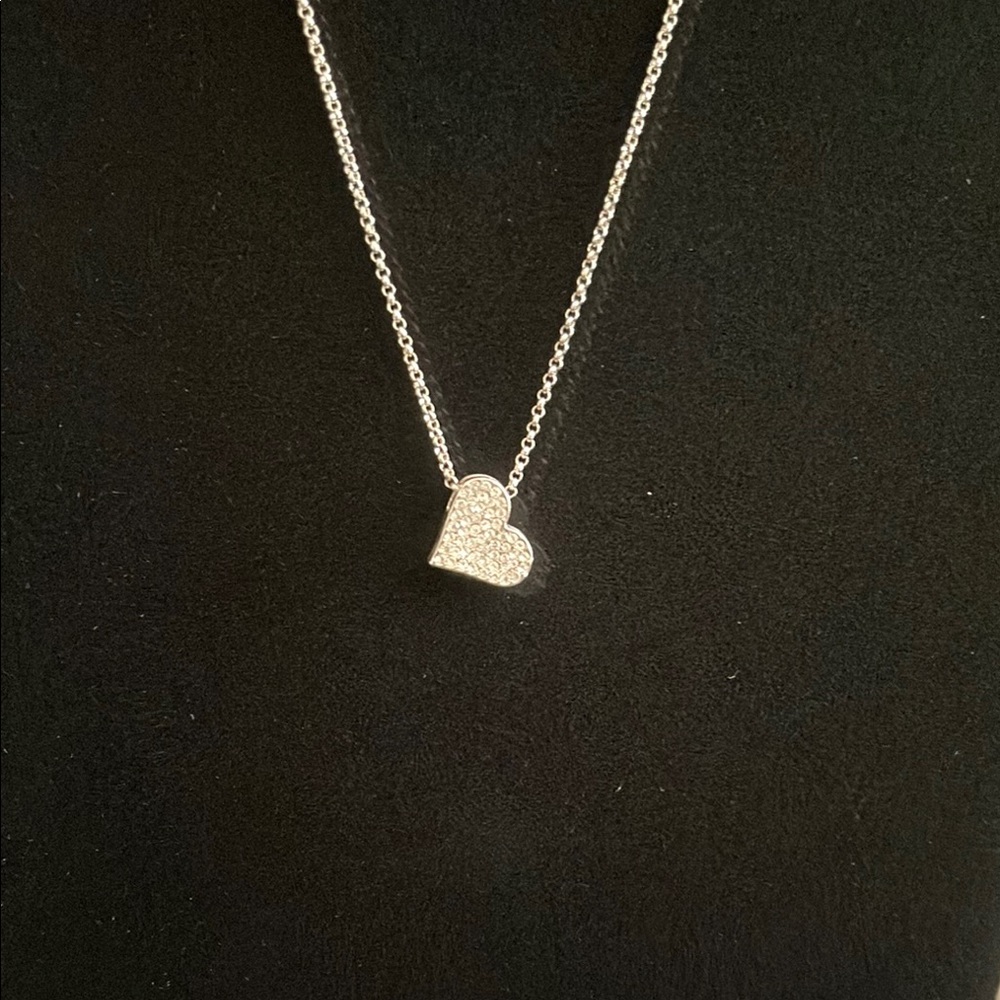 3/$25 🍀Lia Sophia NWOT Elegant Silver Heart Pendant Necklace